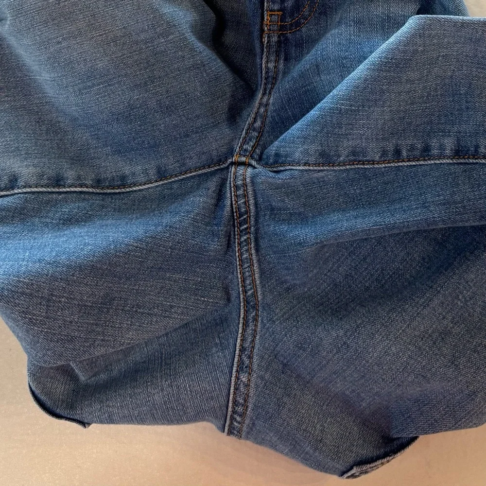 TALBOTS Straight Leg Crop Jeans Raw Hem Lenox Wash (6) - Picture 15 of 17